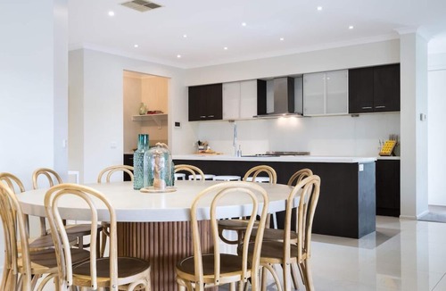 Safety Beach House | The Tranquil Retreat - Harbourside Haven @ Martha Cove