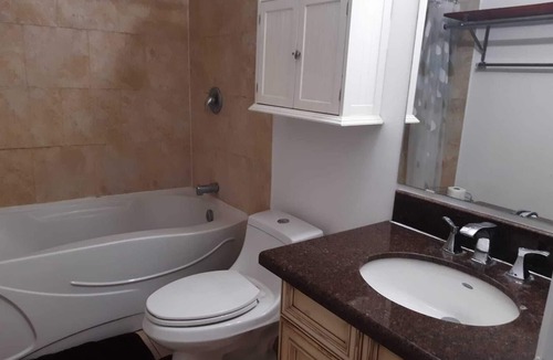 Applewood House | The Tranquil Suiten3 bedrooms