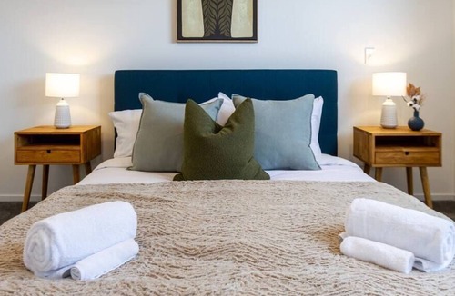 Upper Riccarton House | The Tranquil Terrace - Zen Zone 2 bed 2 bath