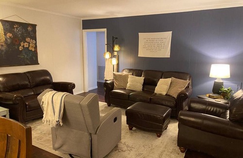 El Campo House | The Tranquil Townhouse