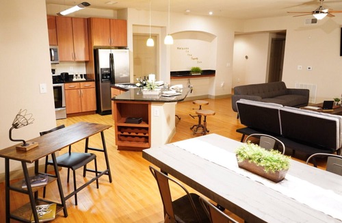Woodlake - Briar Meadow Apartment | The Tranquility Den (NRG,City Centre, Galleria)