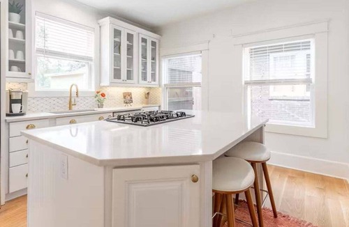 Historic Waverly House | The Traveler 902-Mountain Retreat-Sleeps 6
