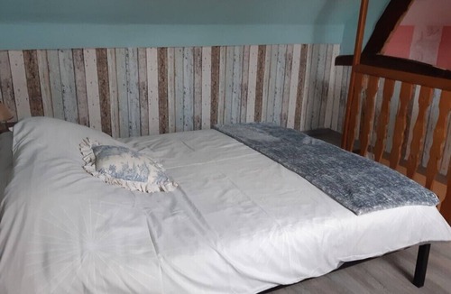 Tours-en-Vimeu House | . "the traveler" cottage.