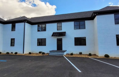 Tazewell Apartment | The Traveler on Main - Suite #4- Across the Street from Back of the Dragon!