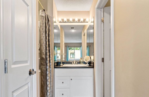 Westport Condo | The Traveler - Walkable Westport Condo + Parking