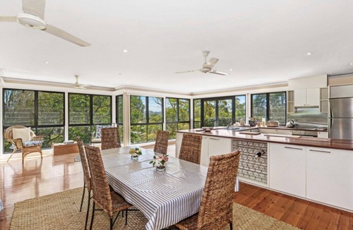 Avoca Beach House | The Tree House - Family Accommodation