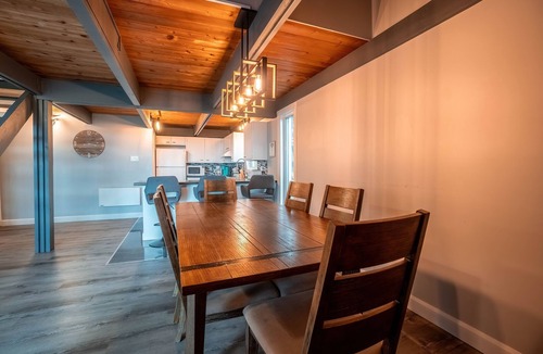 Beaupre Ski Chalet | The Tree-House | Sauna & Gym | in&out Pool | BBQ | AC | Fireplace