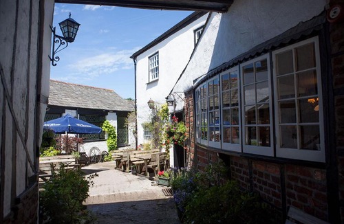 Stratton Hotel | The Tree Inn