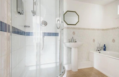 Stratton Bed & Breakfast | The Tree Inn