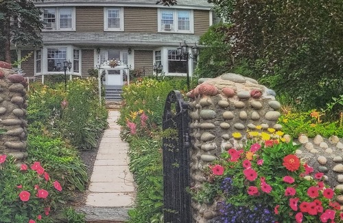 Carbonear Bed & Breakfast | The Tree Top Room