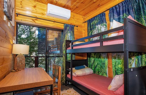 Gunderman Cabin | The Treehouse Gunderman with river views