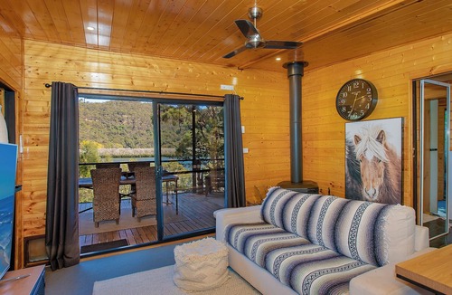 Gunderman Cabin | The Treehouse Gunderman with river views