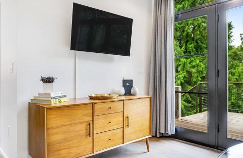 Seaview Hotel | The Treehouse