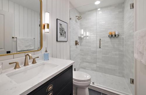 Mount Dora Villa | The Tremain - Steps to Downtown w King Bed