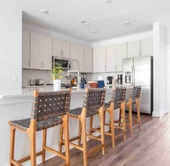 North Charleston House | The Trendy In Park Circle Mins to DT CHS & Beach