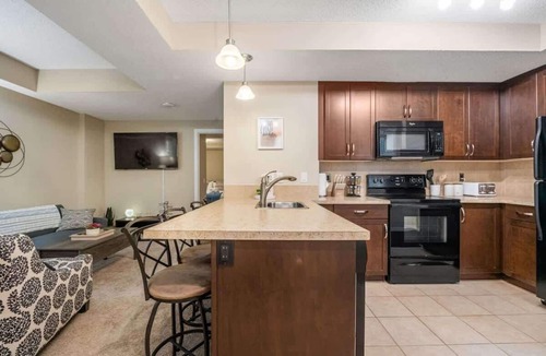 Southeast Calgary House | The Trenta - 4BD 3BA 2 Kitchen Stunner