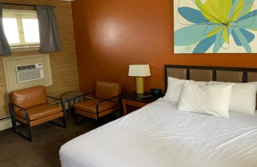Alma Hotel | The Triangle Motel