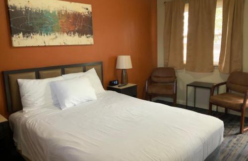 Alma Hotel | The Triangle Motel