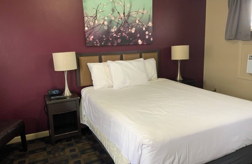 Alma Hotel | The Triangle Motel