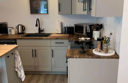 Trinity Apartment | The Trinity Guest Suite, Trinity Guest House