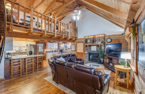 Piney Flats Cabin | The Triple Porch Retreat, Canoe Cabin @ BooneLake