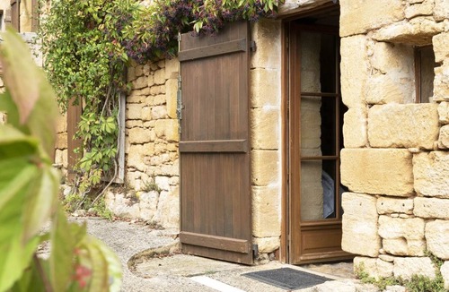 Vitrac House | The Troglodyte cave Suite