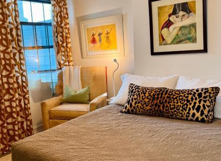 Downtown Apartment | The Tropical Getaway