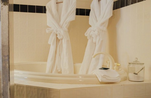 Newton Bed & Breakfast | The Trott House Inn