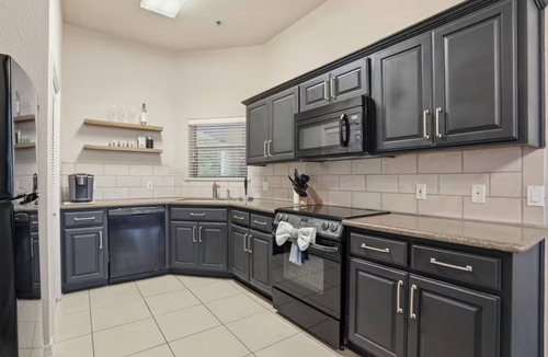 Boerne Condo | The Troubadour at Tapatio Springs- Golf, Swimming Pool, Restaurant & Bar.