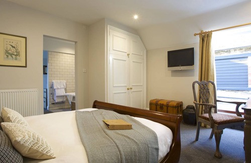 Faringdon Hotel | The Trout at Tadpole Bridge