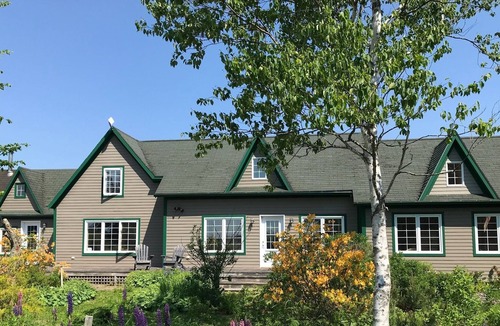 Tryon Apartment | The Tryon Suite: The perfect home base for your Island adventures
