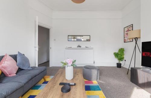 Haringey Apartment | The Turnpike Residence - Free Parking