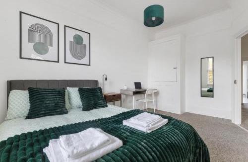 Haringey Apartment | The Turnpike Residence - Free Parking