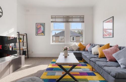 Haringey Apartment | The Turnpike Residence - Free Parking