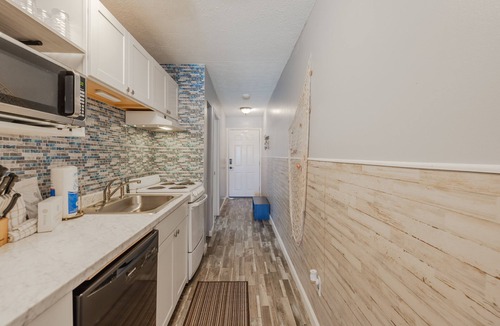 El Centro Beach Condo | The Turtle House- Quiet complex, 2 BR/2 BA