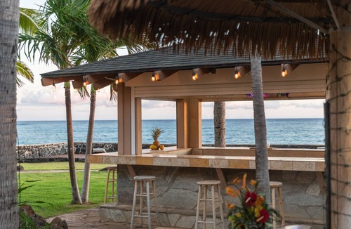 Makaha House | The Turtle House, a 5 Bedroom Oceanfront Villa!