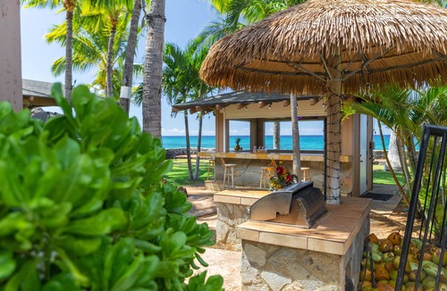 Makaha House | The Turtle House, a 5 Bedroom Oceanfront Villa!