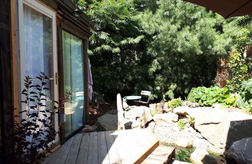 Niagara Falls Cottage | The "Twiglet"