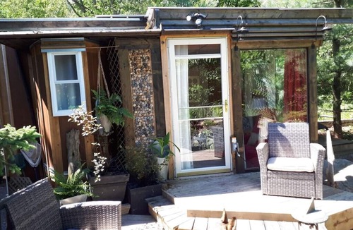 Niagara Falls Cottage | The "Twiglet"
