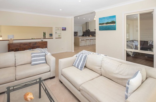 Red Head House | THE TWILIGHT BREEZE - Red Head - Pet Friendly