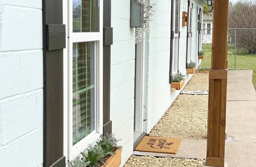 Waco House | The Twin Gables/Peaceful Cottage-feel 2 bedroom