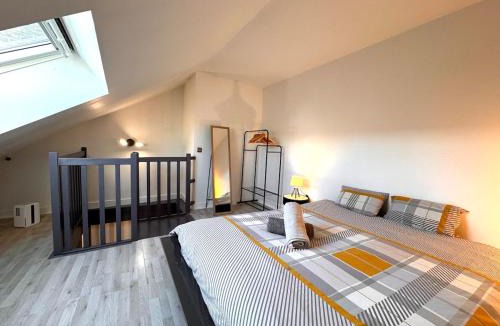 Fontainebleau Apartment | The Two-Level