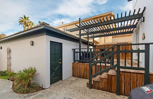 Sunset Beach House | The Ultimate Beach Front House Getaway