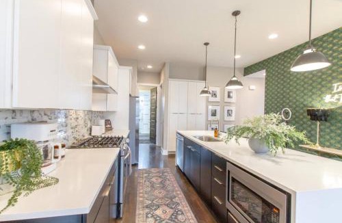 Hadley - Washington House | The Ultimate Double Rooftop Deck with Skyline Views