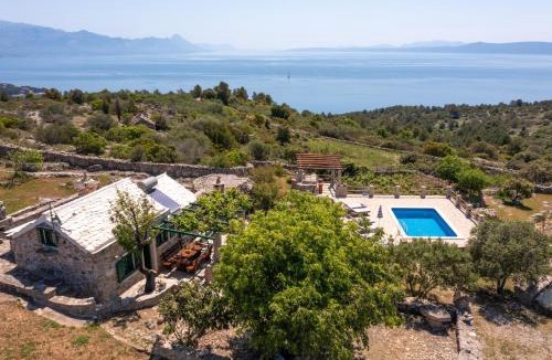 Selca House | The Ultimate Escape - traditional cottage & private pool
