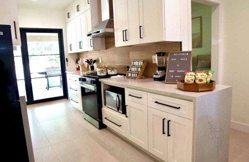 Riverview West House | The Ultimate OC Stay – NEW Stylish 6BR Home Perfect for Families & Groups!
