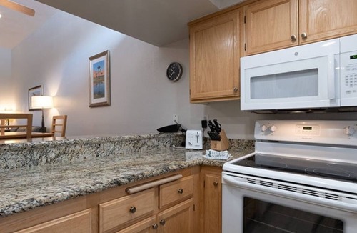 Baristo House | The Ultimate Palm Springs Experience! Full Kitchen, Outdoor Pool, Free Parking!