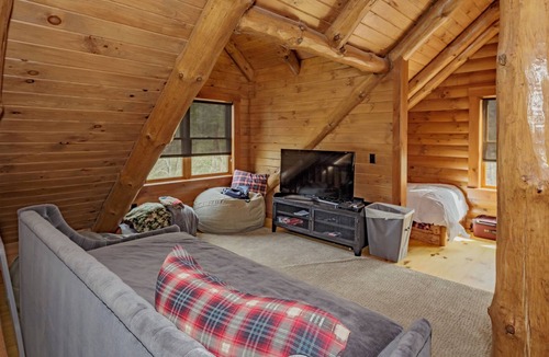 Sherrodsville Cabin | The Ultimate Retreat