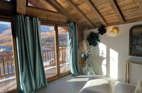 Saint-Etienne-de-Tinee Ski Chalet | The Umami Chalet