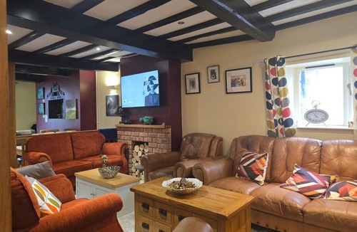 Llanidloes Hotel | The Unicorn Hotel